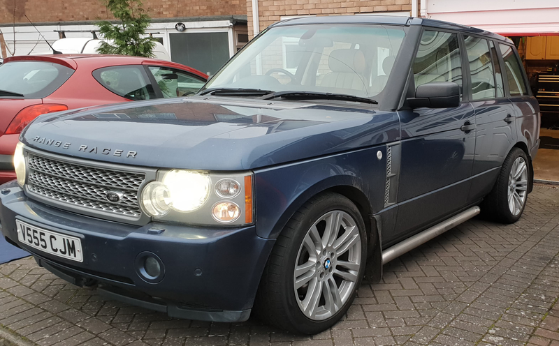 Illustration for article titled Drunkenly Playing Gran Turismo Inspired This Real-Life Range Rover Race Car